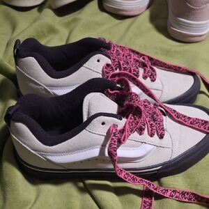 Vans Knu Skool Women's Cream and Purple Sneakers with Pink Laces